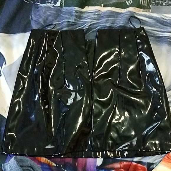 Pvc skirt - Picture 2 of 3